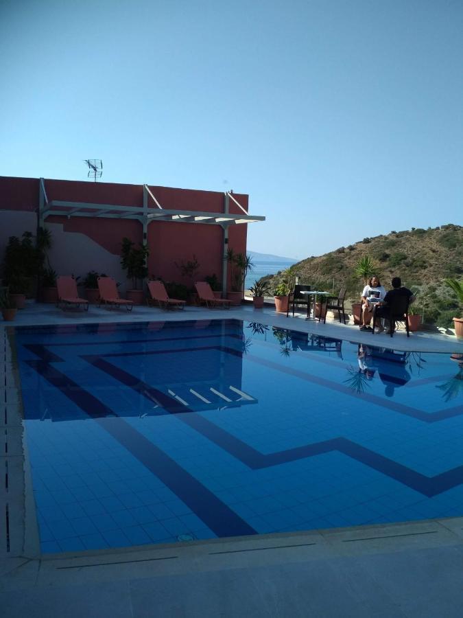 Petra Hotel Ajía Galíni Kültér fotó