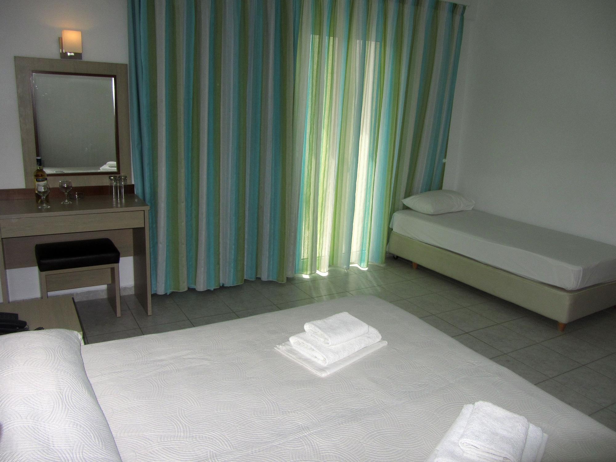 Petra Hotel Ajía Galíni Kültér fotó