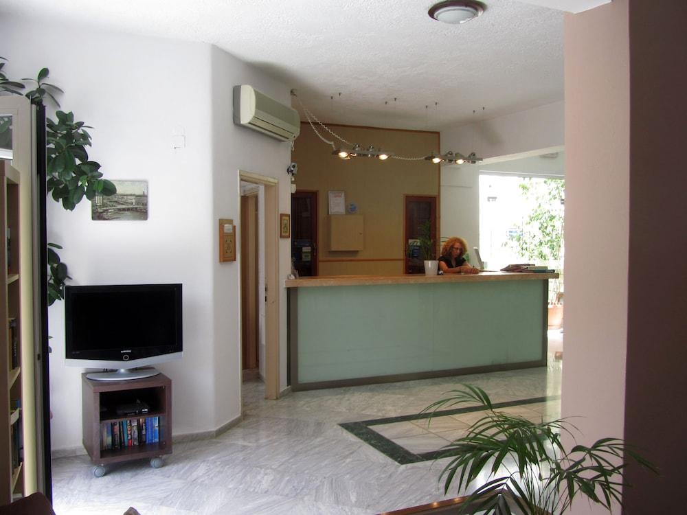 Petra Hotel Ajía Galíni Kültér fotó