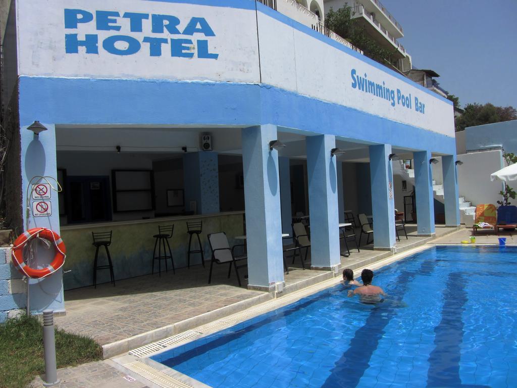 Petra Hotel Ajía Galíni Kültér fotó
