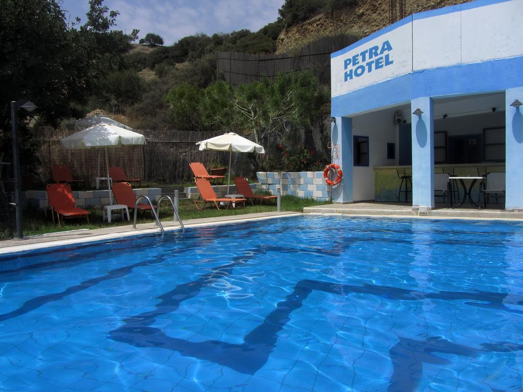 Petra Hotel Ajía Galíni Kültér fotó