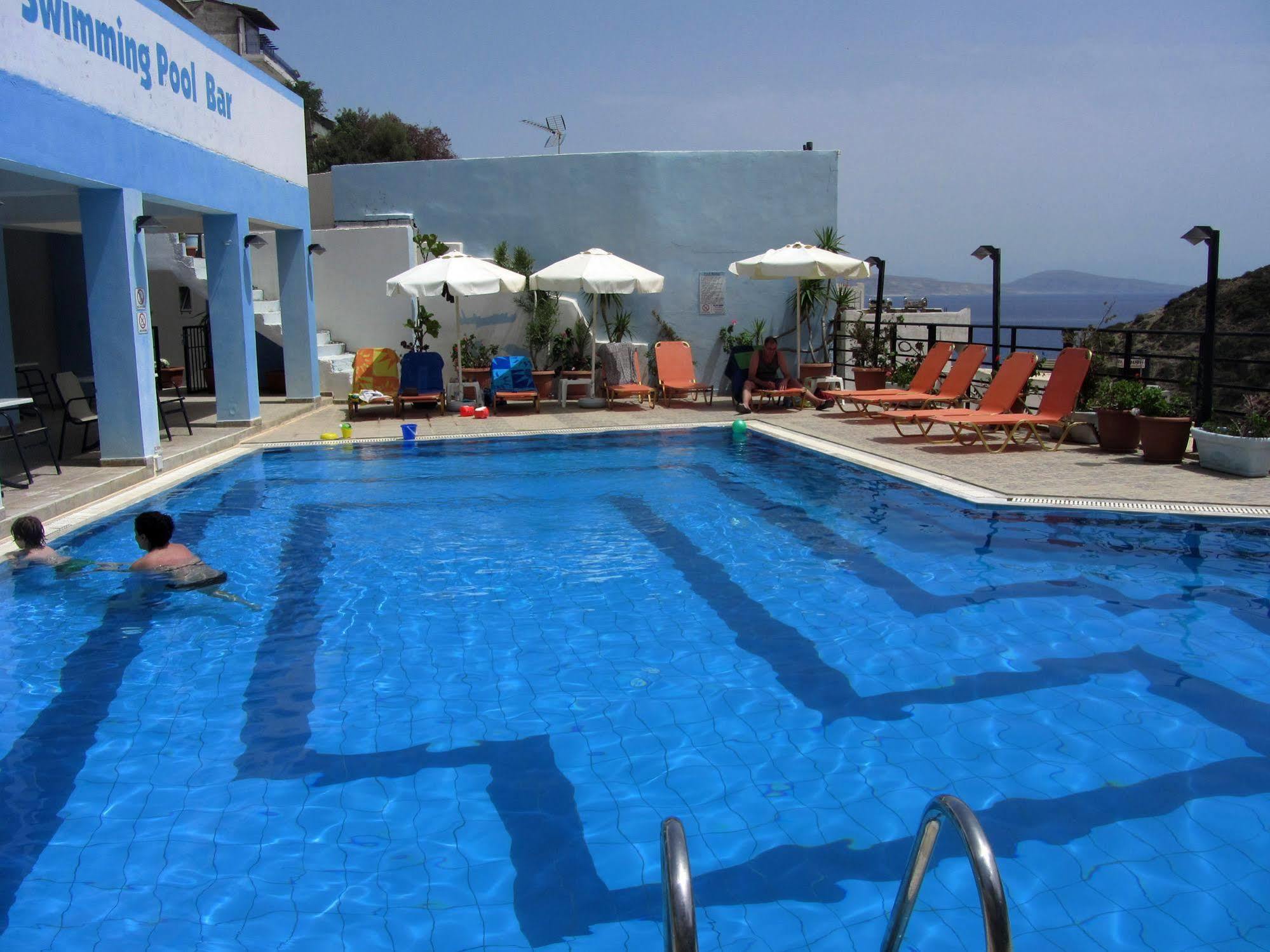 Petra Hotel Ajía Galíni Kültér fotó